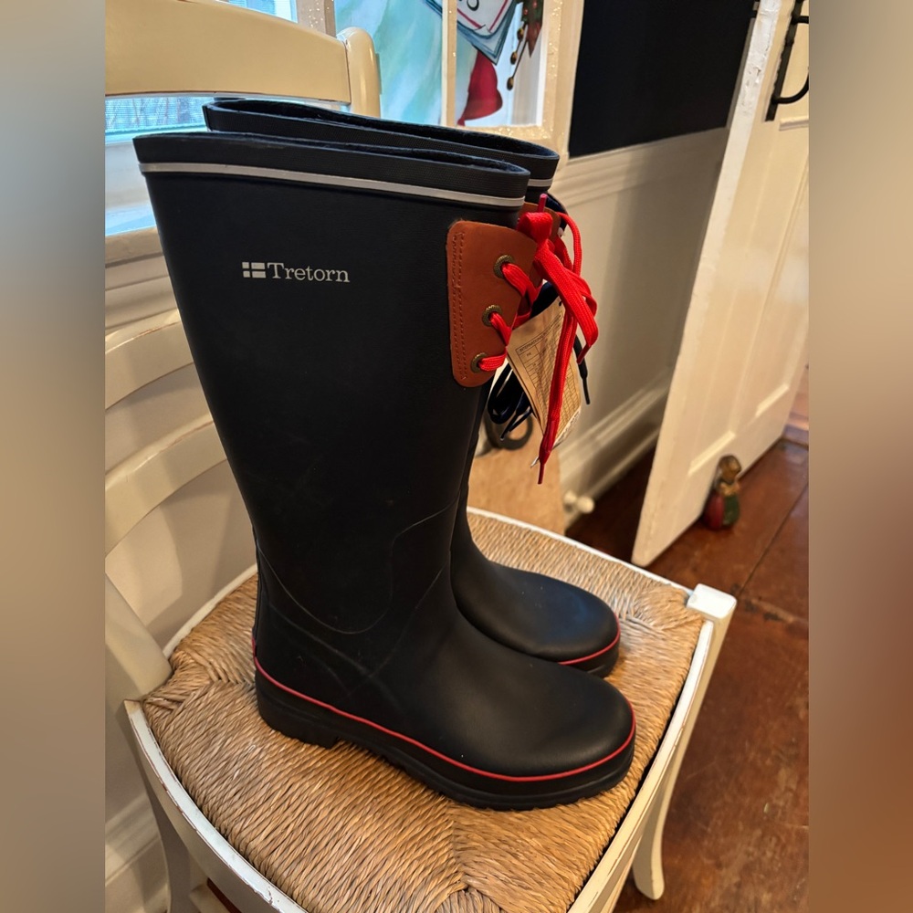 Tretorn Black Rainboots with Red Laces, leather trim- the Lia. NWT size 9